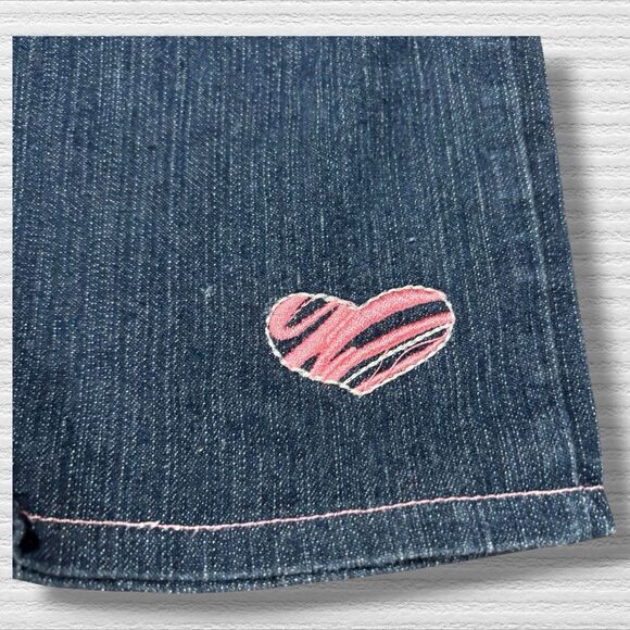 Vintage Carter’s Baby Girls Denim Jeans 24M Blue Pink Heart Embroidered Cotton - Picture 2 of 4